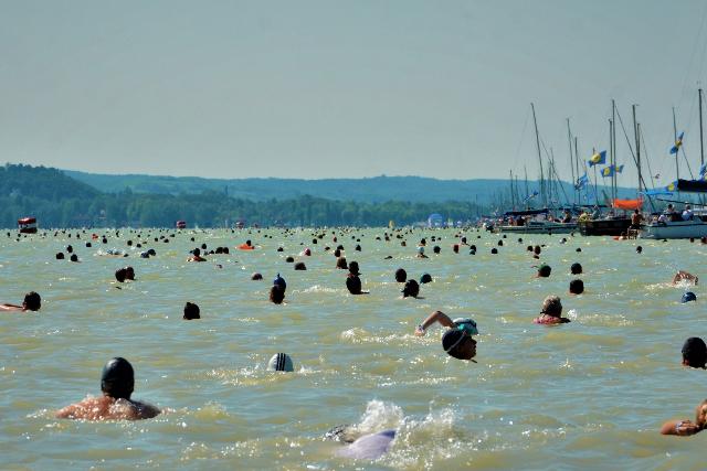 Tbb mint tzezer indulra szmtanak a Balaton-tszs szervezi