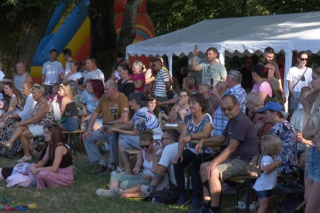 Pikniket tartottak a Malom-tó partján