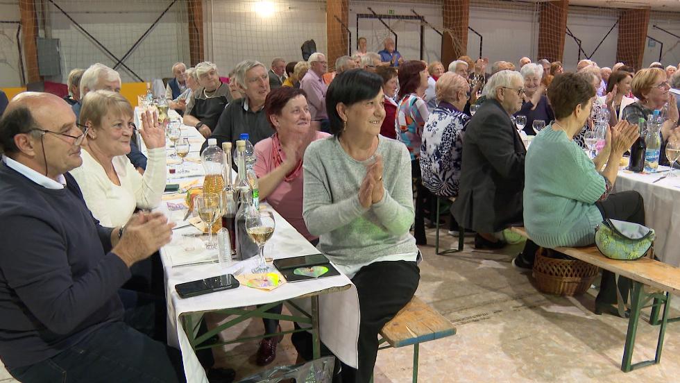 Idsek napja – a szpkorakat kszntttk Cscsbozsokon