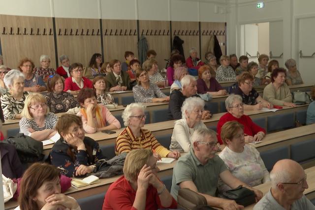 Ismeretterjesztő előadások a Senior Akadémián