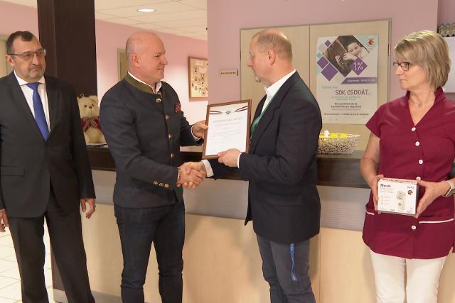 Adományt kapott a gyermekosztály