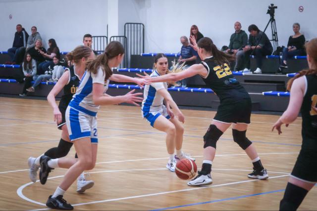 Nagy különbségű vereséggel kezdte a rájátszást a ZTE NKK