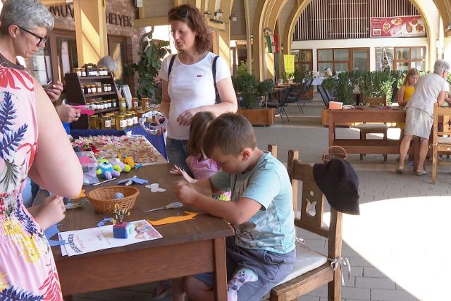 Göcseji Dombérozó a piacon