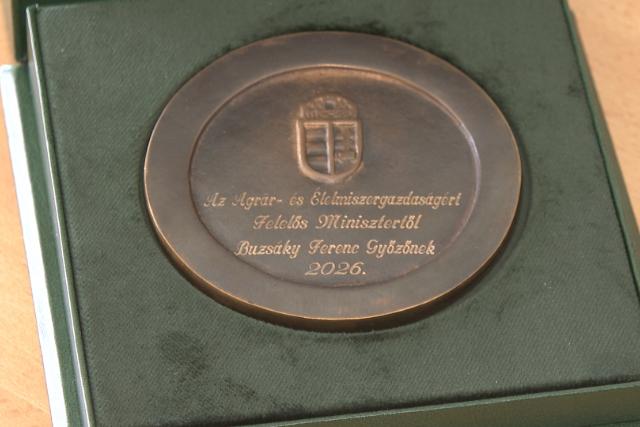Állami kitüntetést kapott Buzsáky Ferenc Győző