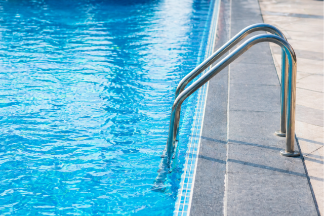 Drágul az üzemeltetés: később nyitnak a fürdők idén